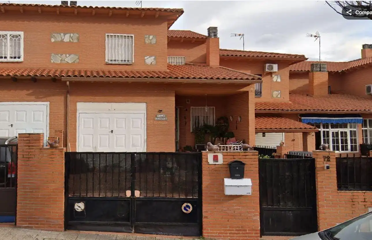 Vista exterior de Casa adosada en venta en Ugena