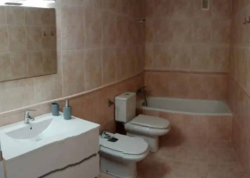 Baño de Piso de alquiler en Roquetas de Mar con Aire acondicionado, Calefacción y Terraza