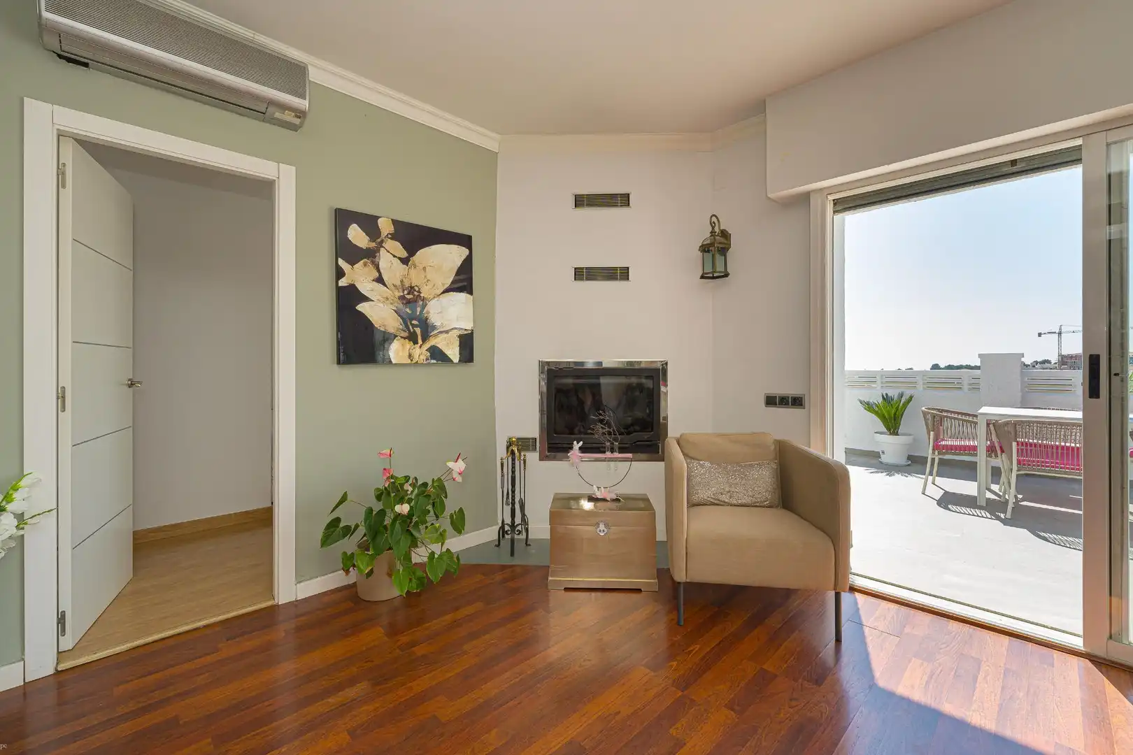 Sala de estar de Casa o chalet en venta en La Nucia con Aire acondicionado, Calefacción y Jardín privado