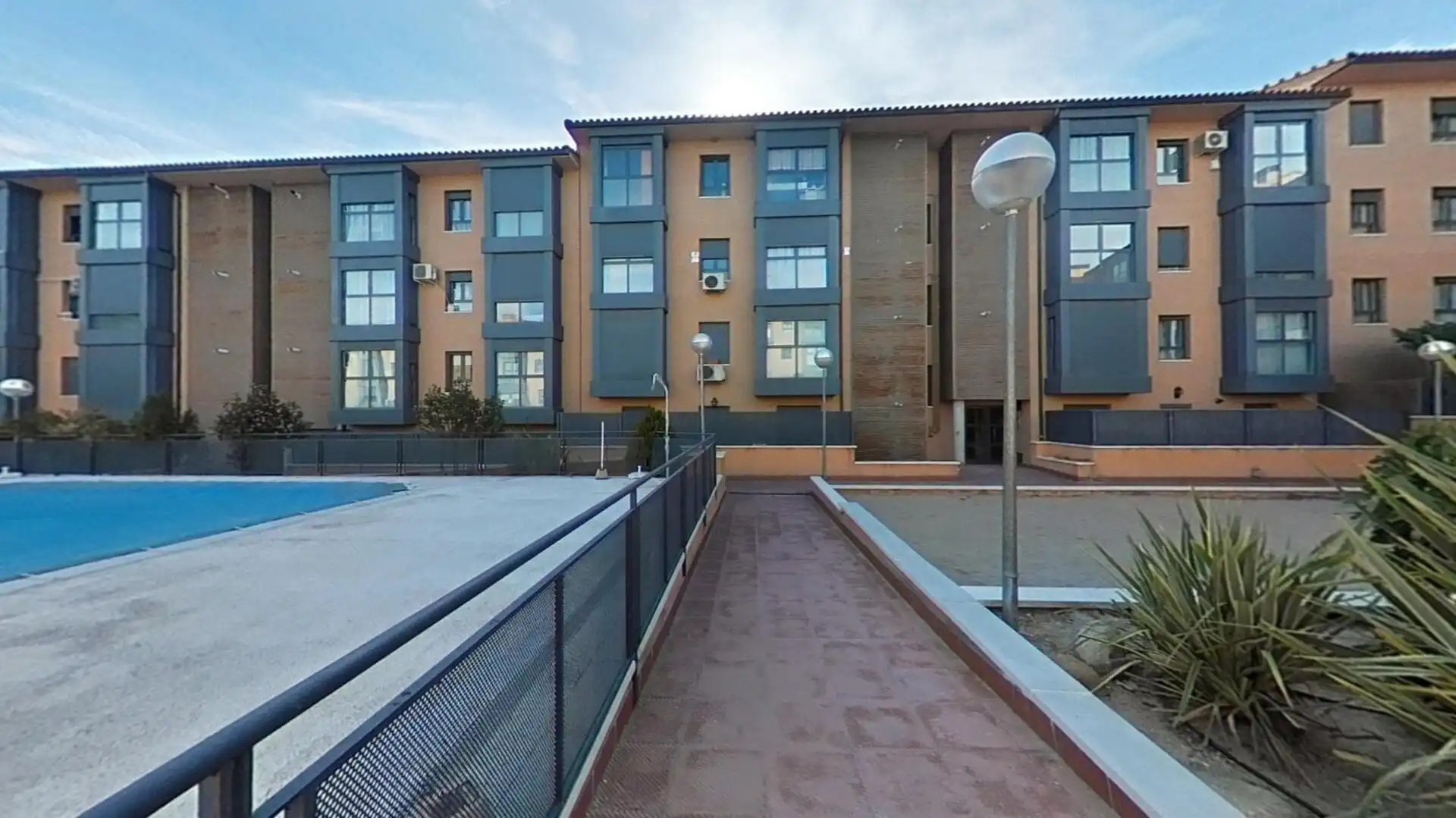 Exterior view of Flat for sale in El Molar (Madrid)  with Heating, Private garden and Storage room