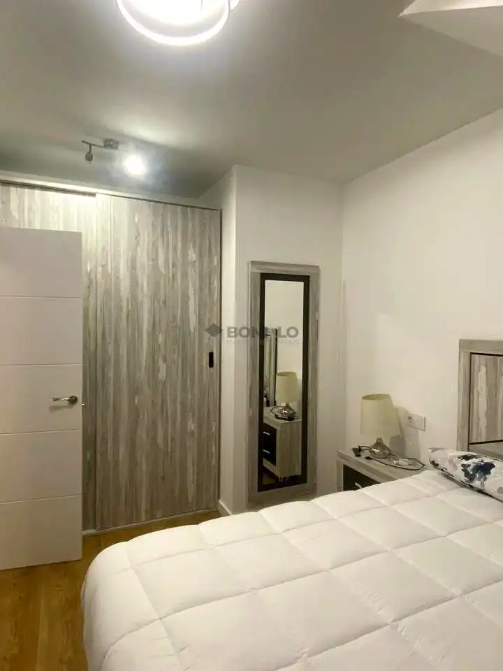 Habitación de Estudio en venta en Teruel con Calefacción, Trastero y Amueblado