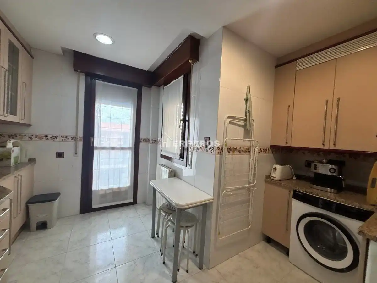 Exterior view of Flat for sale in  Logroño  with Heating, Parquet flooring and Terrace