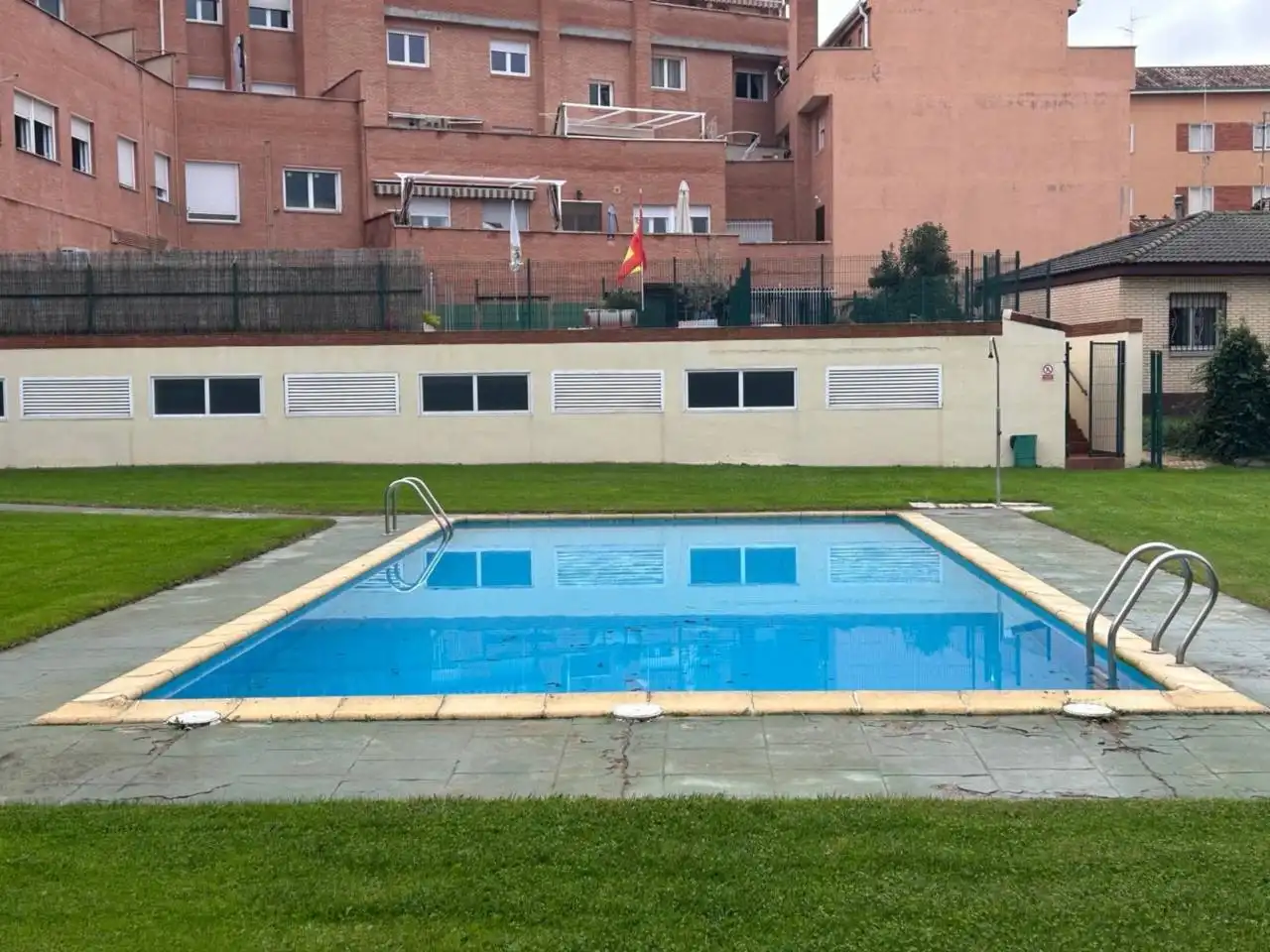 Swimming pool of Flat for sale in Villamediana de Iregua  with Furnished and Community pool