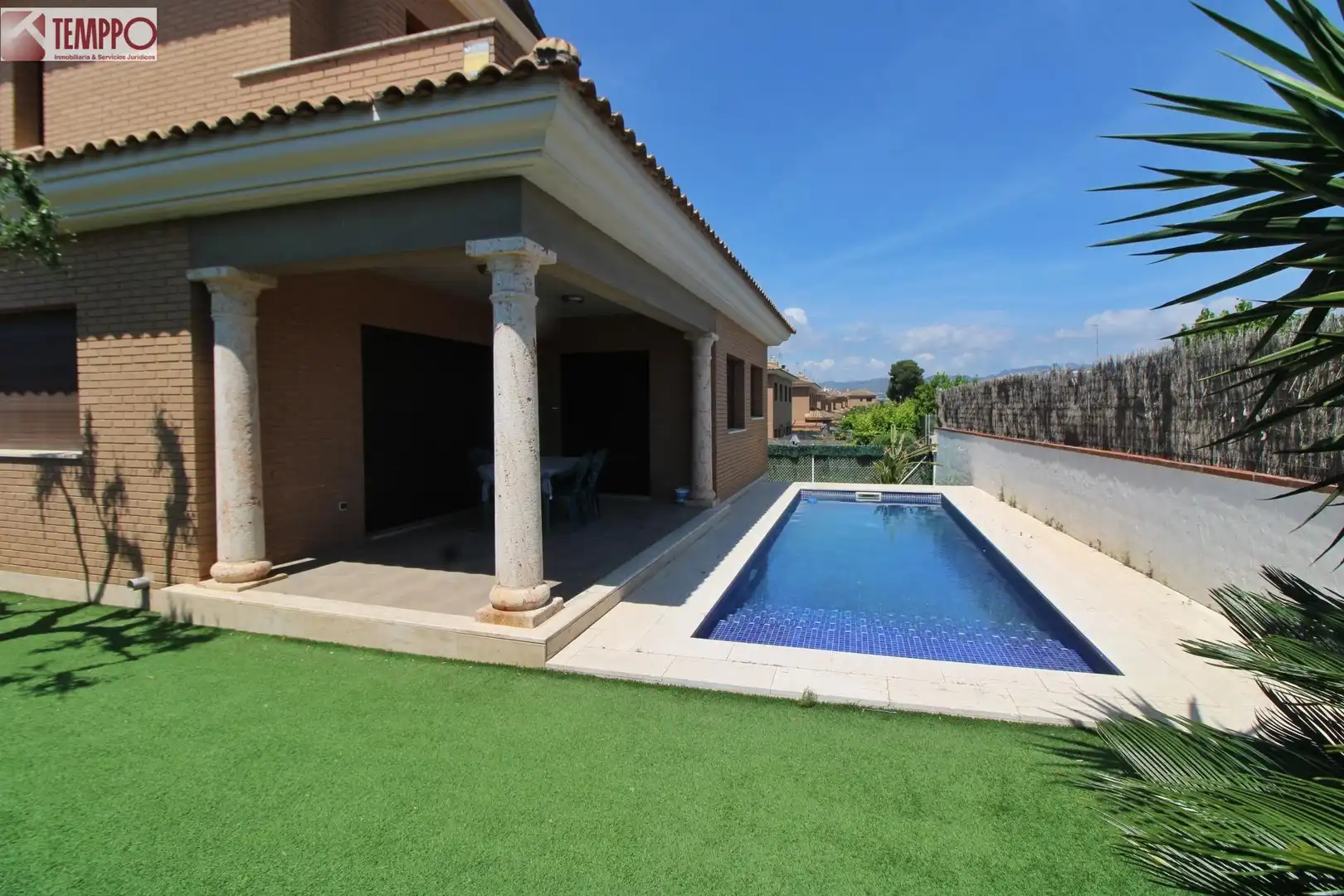 Schwimmbecken von Haus oder Chalet zum Verkauf in Santa Oliva mit Heizung, Privatgarten und Terrasse