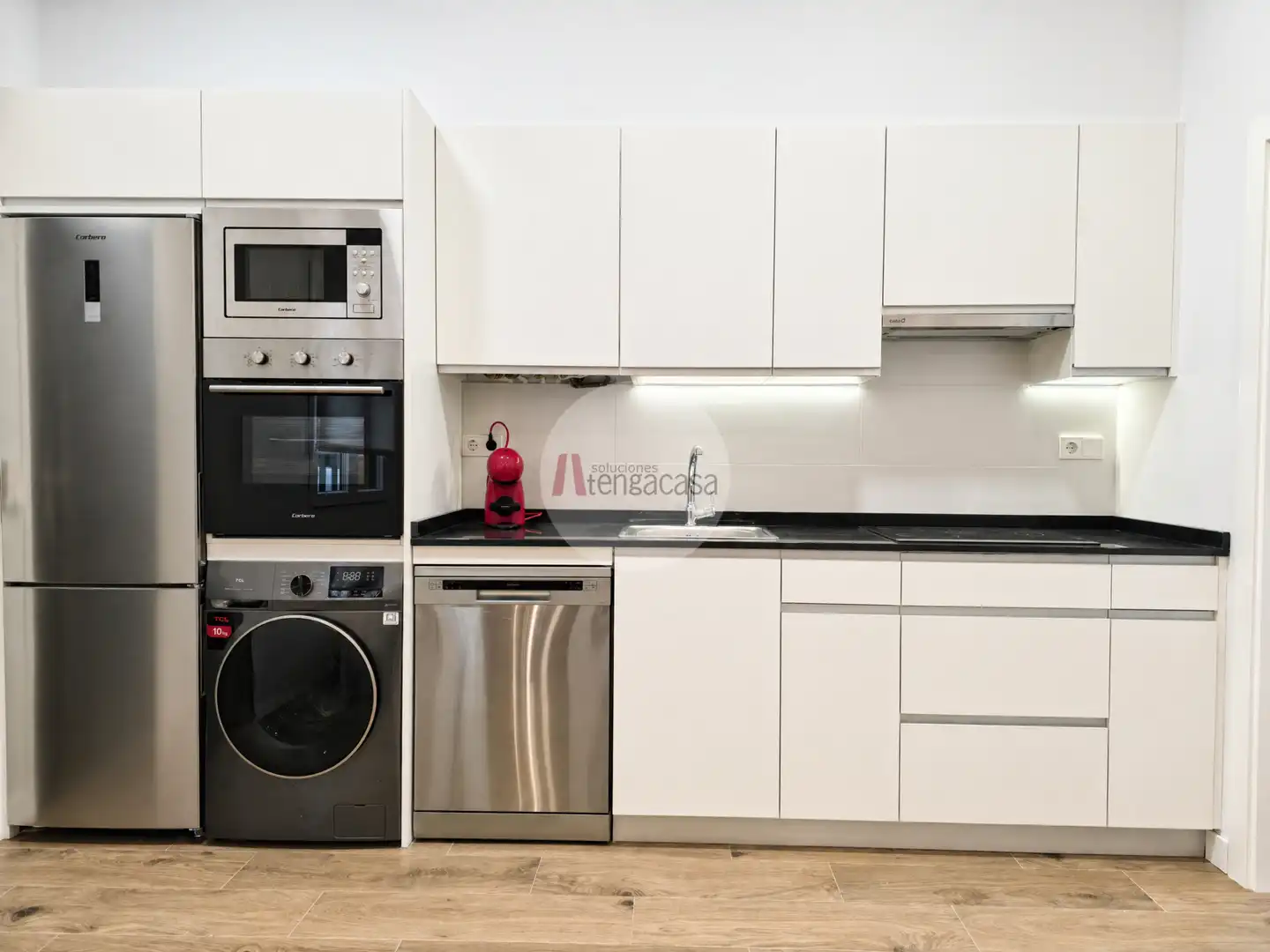 Cocina de Piso de alquiler en  Madrid Capital con Aire acondicionado, Calefacción y Amueblado