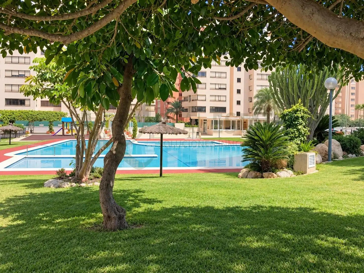 Piscina de Piso en venta en Playa de San Juan - El Cabo de las Huertas