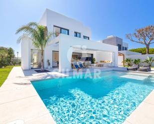 Exterior view of House or chalet for sale in Chiclana de la Frontera  with Air Conditioner, Heating and Private garden