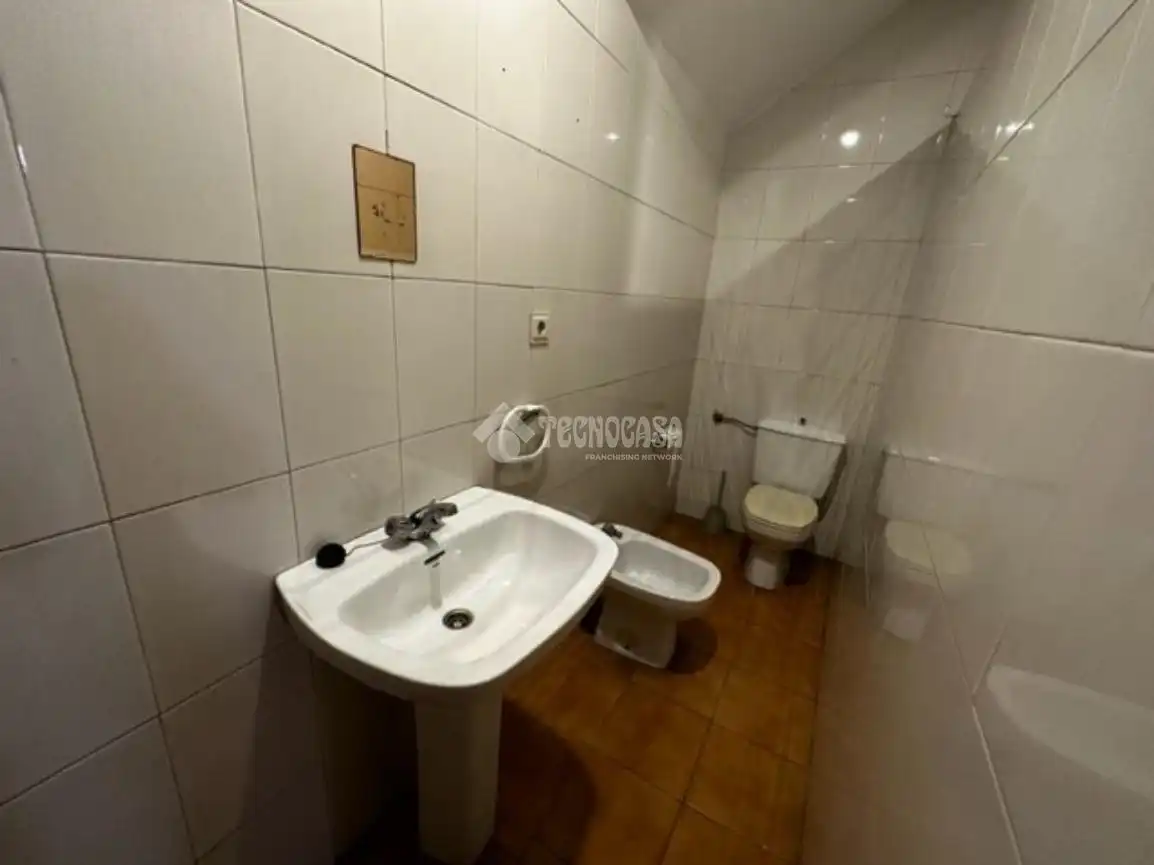 Baño de Local de alquiler en Valladolid con Aire acondicionado y Calefacción