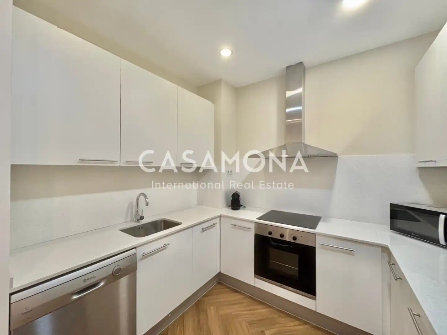 Cuina de Apartament en venda en Barcelona amb Aire condicionat, Calefacció i Terrassa
