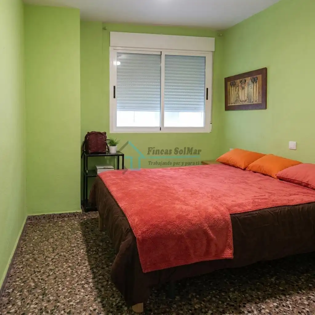 Habitación de Apartamento en venta en Castellón de la Plana / Castelló de la Plana con Aire acondicionado, Calefacción y Trastero