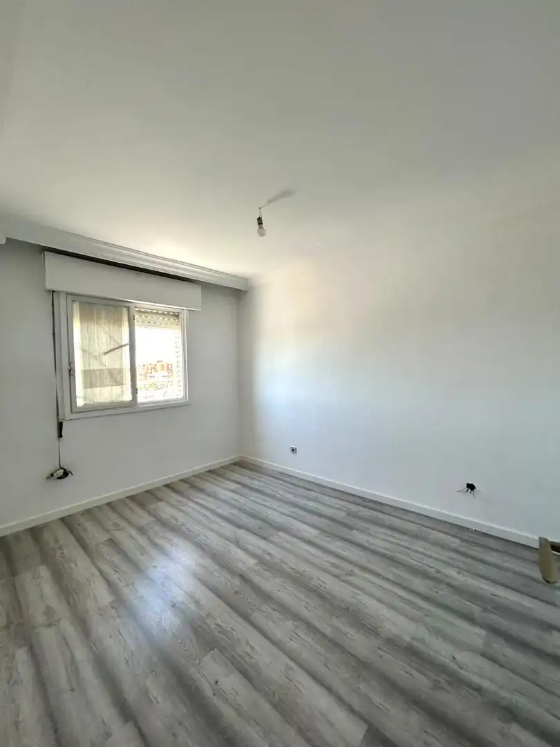 Bedroom of Flat for sale in Sevilla  with Air Conditioner