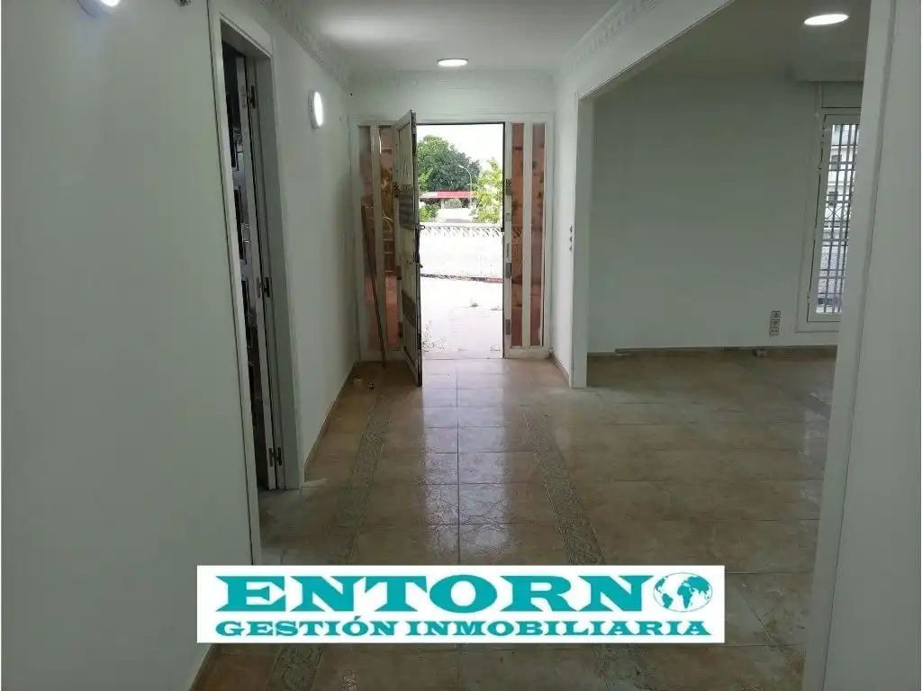 Casa o chalet en venta en Santa Perpètua de Mogoda con Jardín privado, Terraza y Trastero
