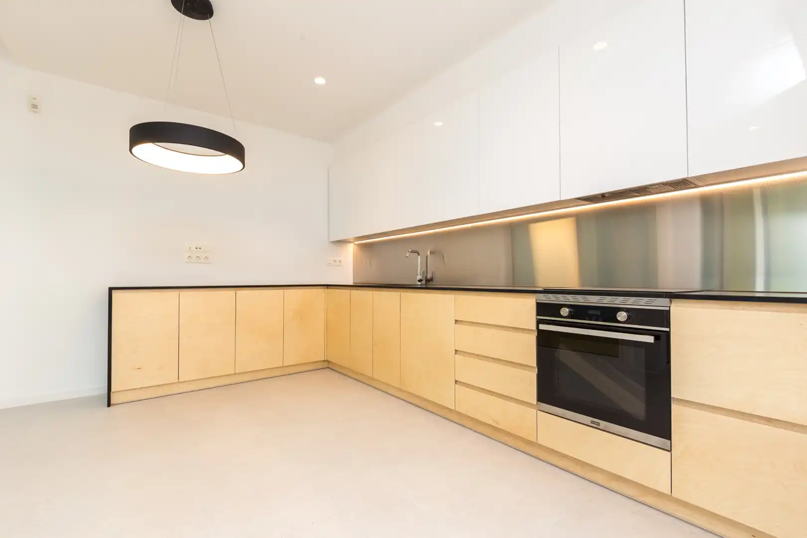 Cocina de Casa adosada en venta en Sant Just Desvern con Aire acondicionado, Calefacción y Terraza