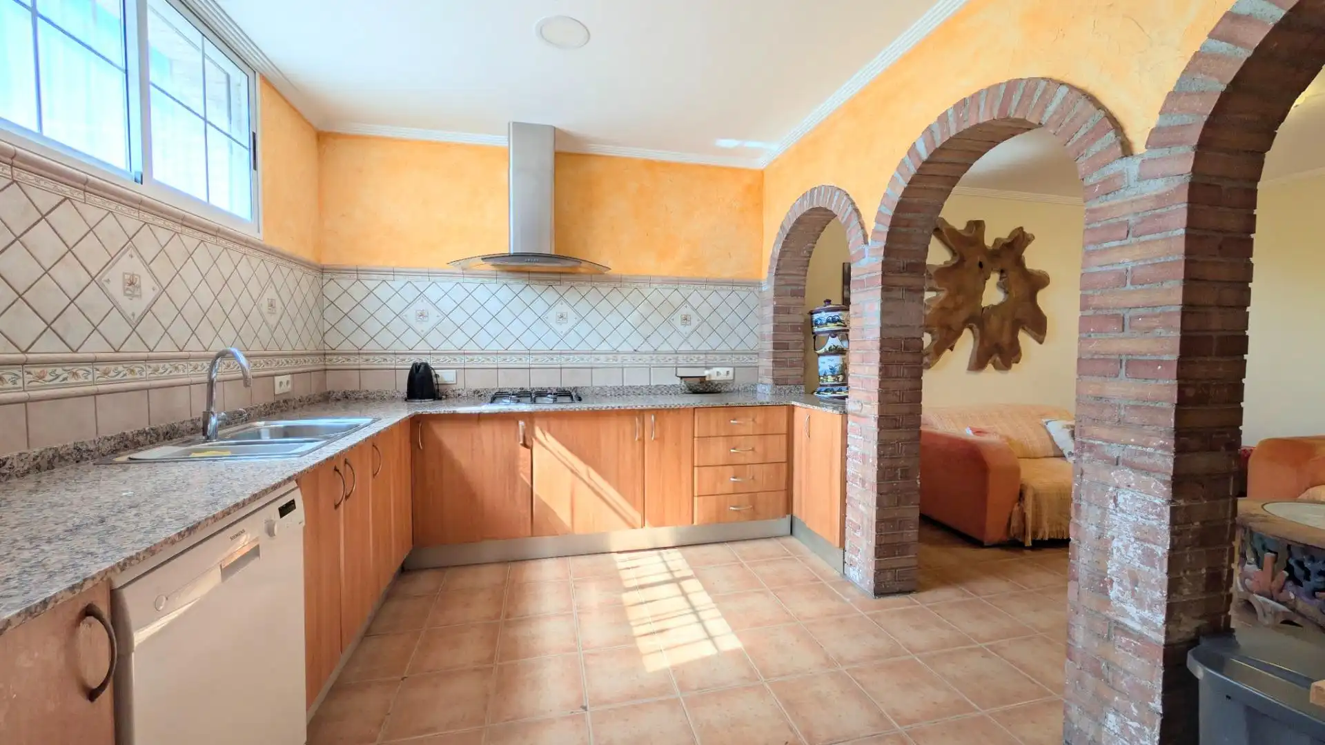 Cuina de Casa o xalet en venda en Elche / Elx amb Aire condicionat, Calefacció i Jardí privat