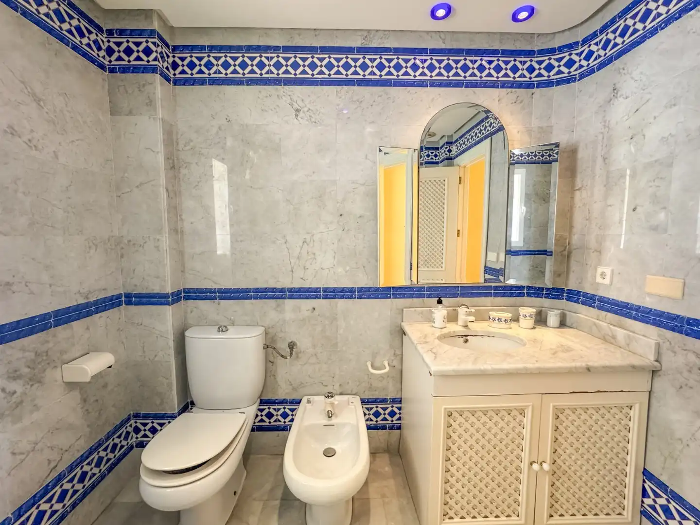 Bathroom of Duplexes for rent in Santa Pola  with Air Conditioner, Private garden and Terrace