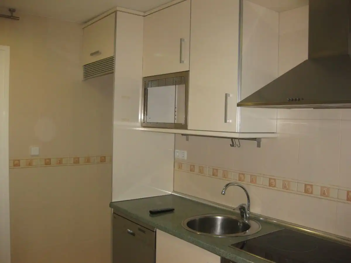 Cocina de Piso de alquiler en Pozuelo del Rey con Calefacción y Piscina comunitaria