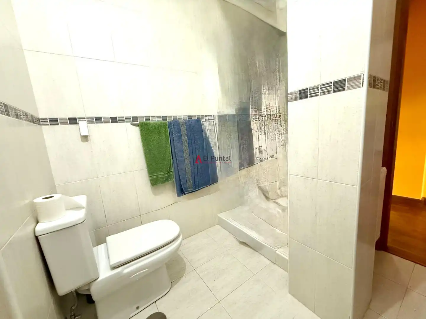 Badezimmer von Maisonette zum Verkauf in Piélagos mit Heizung, Parkett und Abstellraum