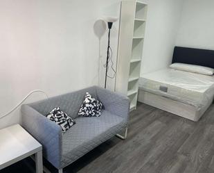 Bedroom of Study to share in Alcalá de Henares  with Air Conditioner and Terrace