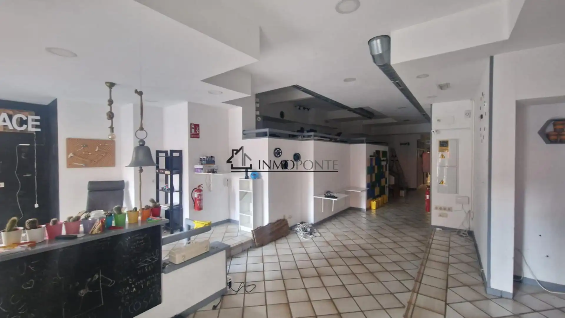 Local en venda a GERMÁN ADRIO, Zona Fernández Ladreda