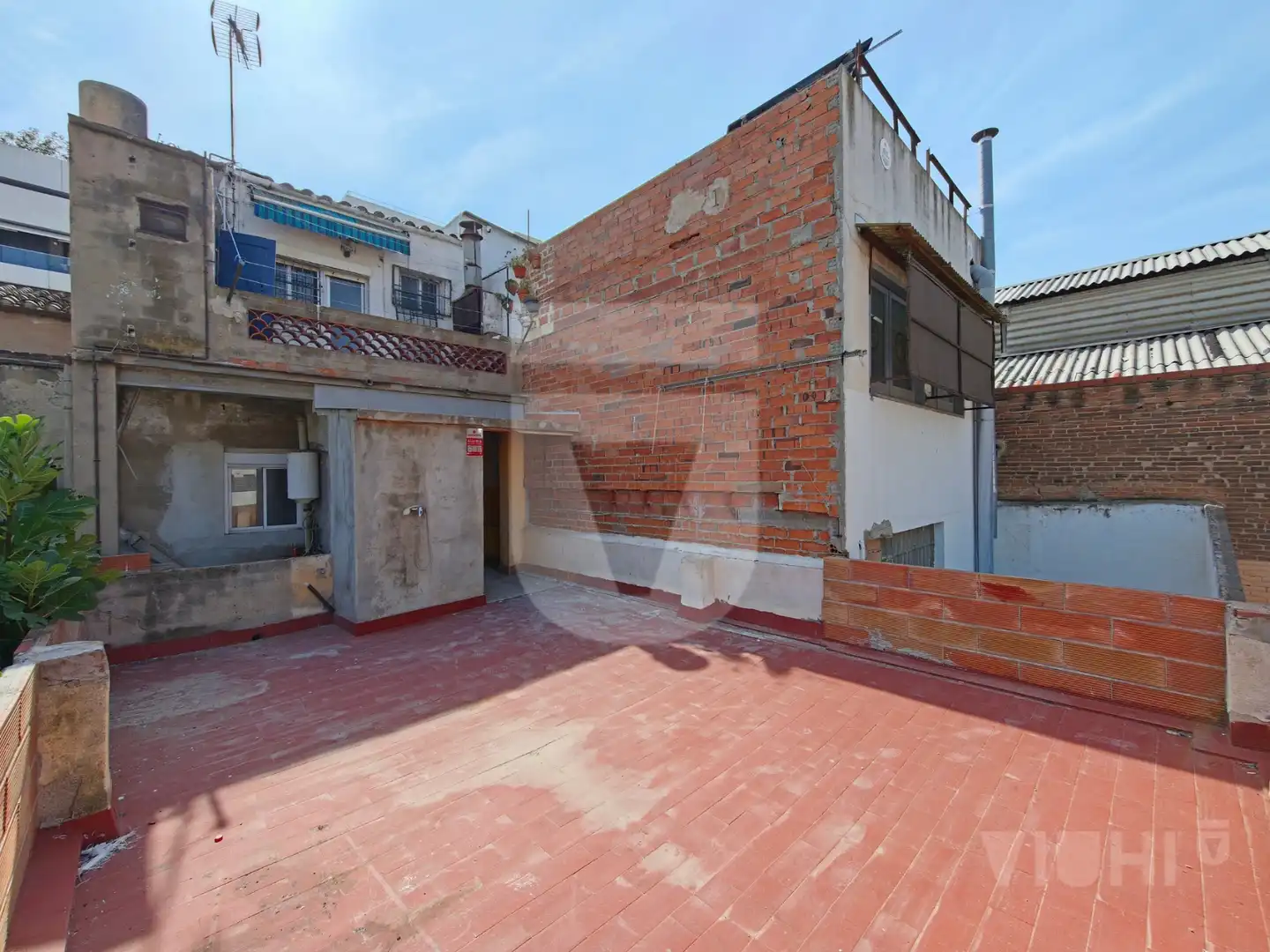 Terrassa de Edifici en venda en Montgat amb Alarma