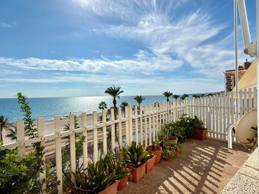 Appartement compact avec piscine à vendre à Playa Muchavista