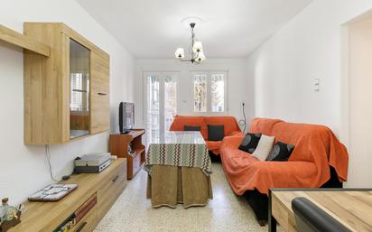 Living room of Flat for sale in  Granada Capital  with Balcony