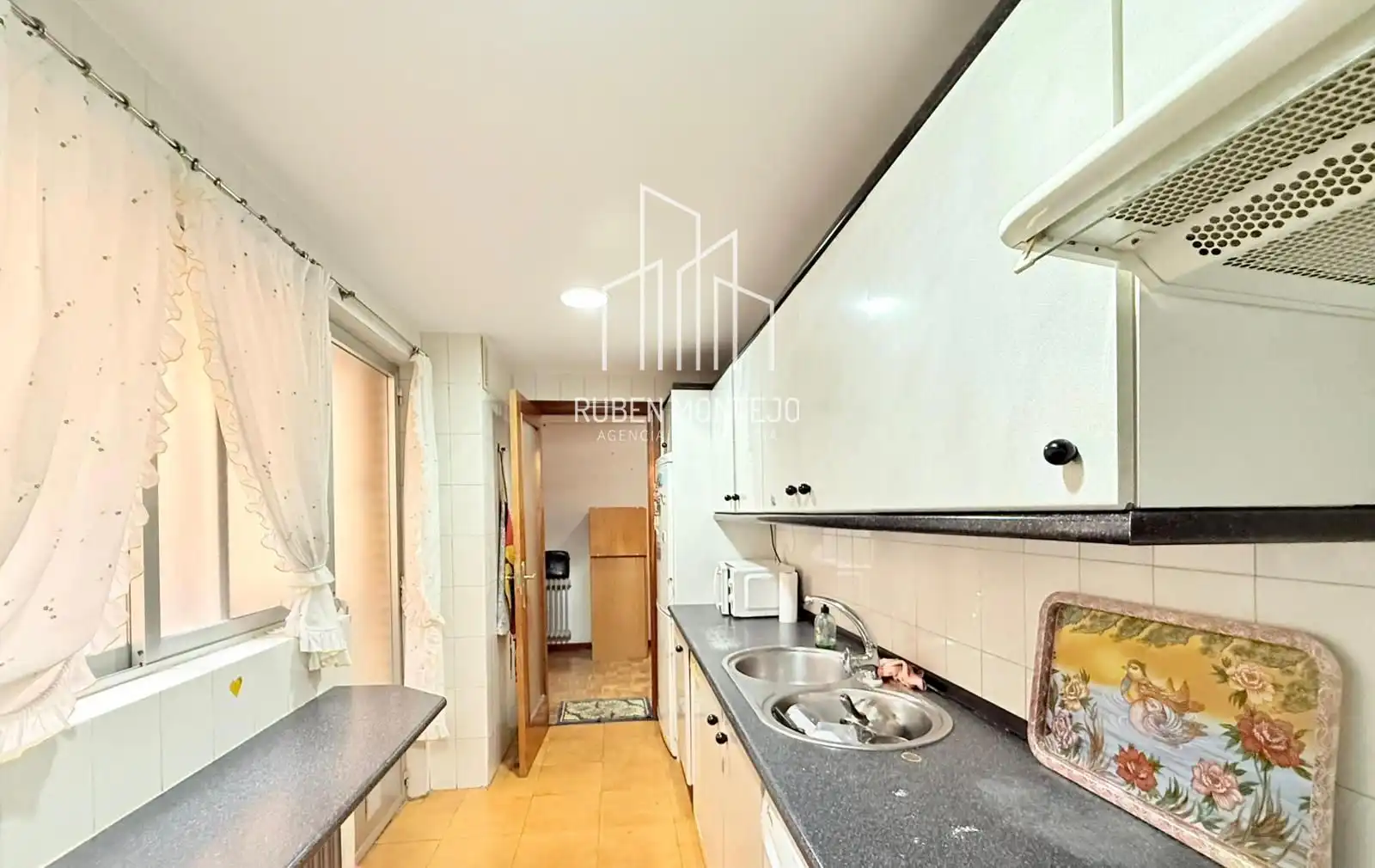 Kitchen of Flat for sale in Salamanca  with Heating, Terrace and Storage room