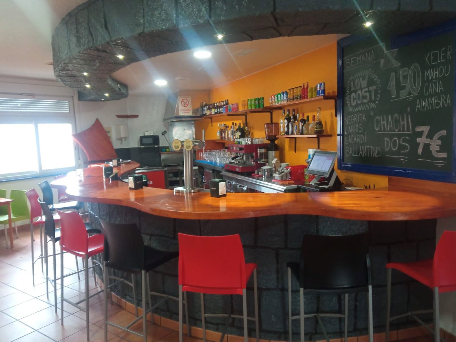 Premises to rent in Redondela  with Terrace and Furnished