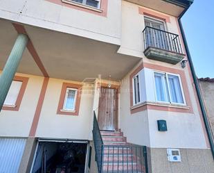 Vista exterior de Casa o xalet en venda en Florida de Liébana amb Calefacció, Parquet i Terrassa