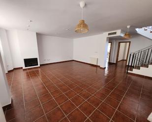 Sala d'estar de Casa adosada de lloguer en Molina de Segura amb Aire condicionat, Terrassa i Balcó