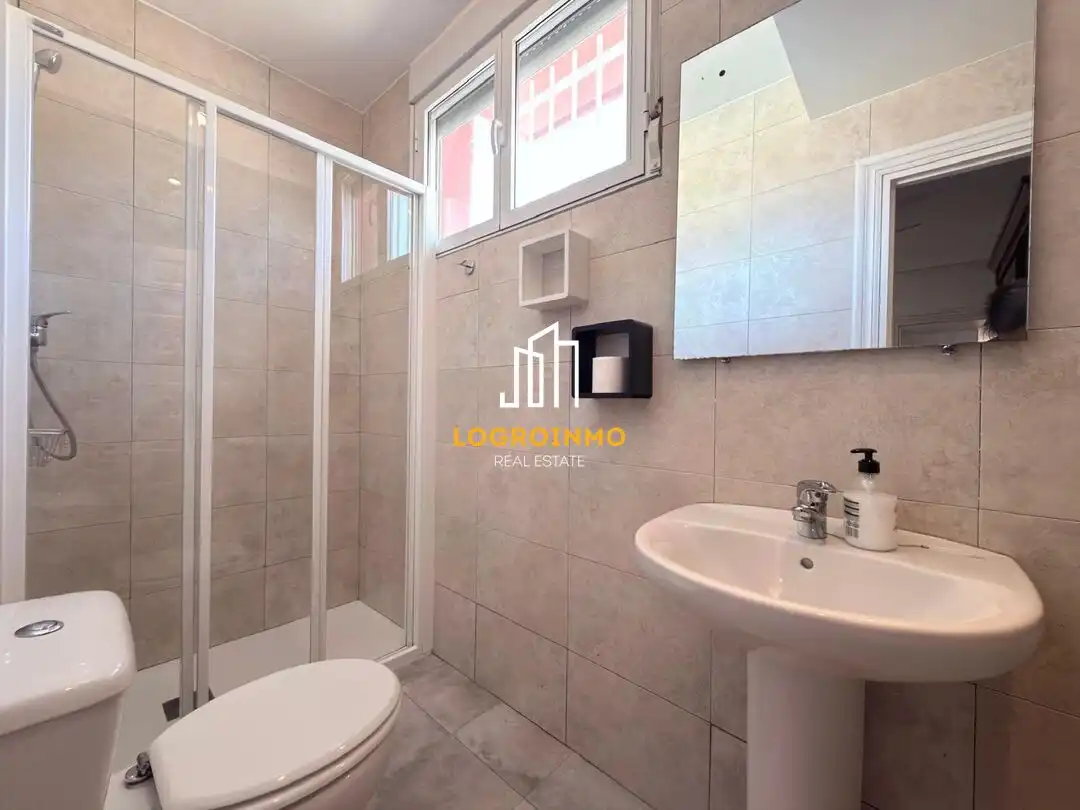 Baño de Casa o chalet en venta en El Redal con Calefacción, Trastero y Piscina