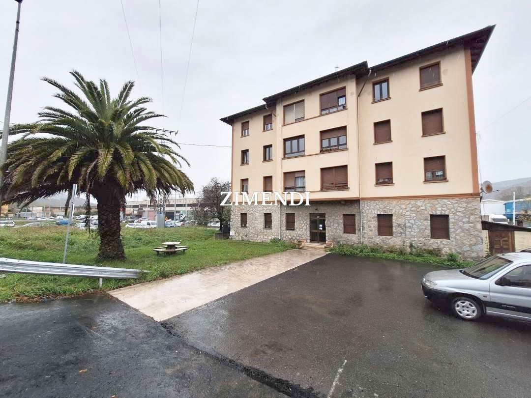 Exterior view of Flat for sale in Amorebieta-Etxano  with Heating