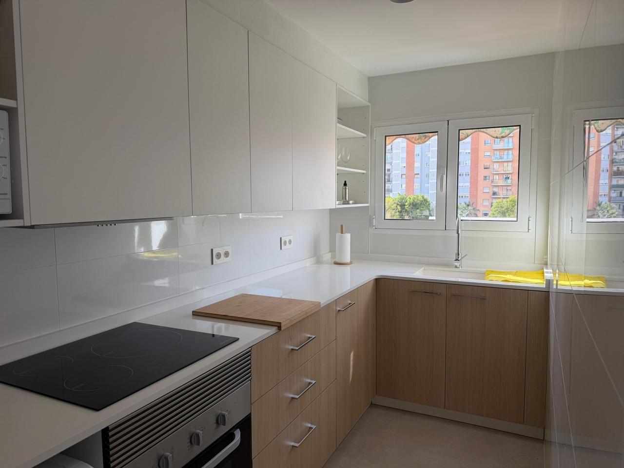 Cuina de Pis de lloguer en  Valencia Capital amb Terrassa, Moblat i Balcó