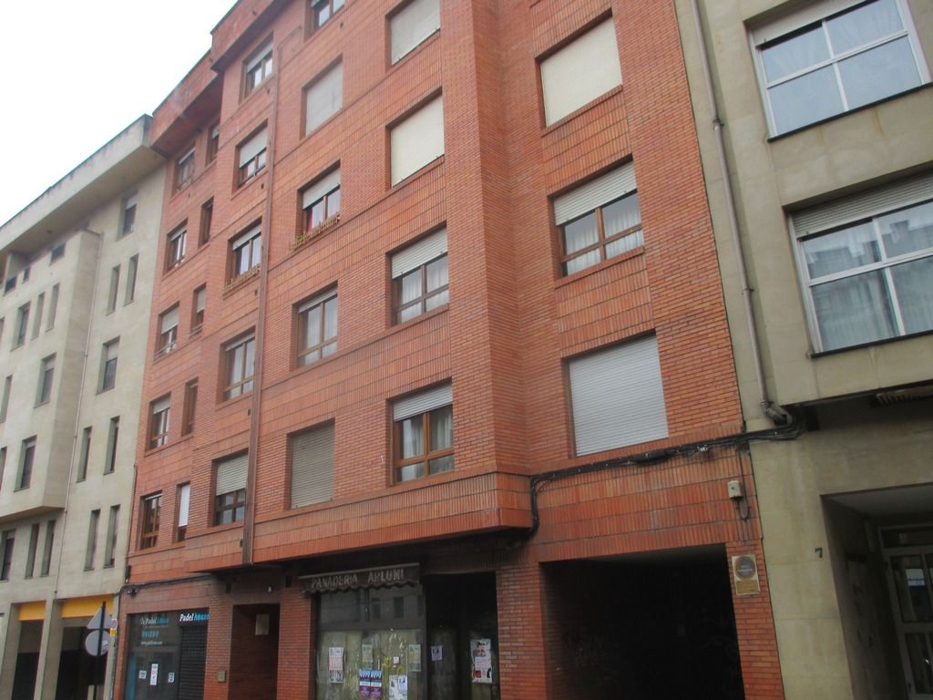 Vista exterior de Dúplex en venda en Oviedo  amb Traster
