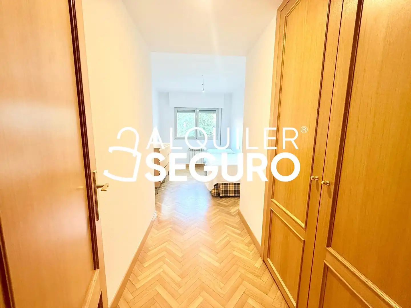 Bedroom of Flat for rent in Madrid  with Air Conditioner and Heating