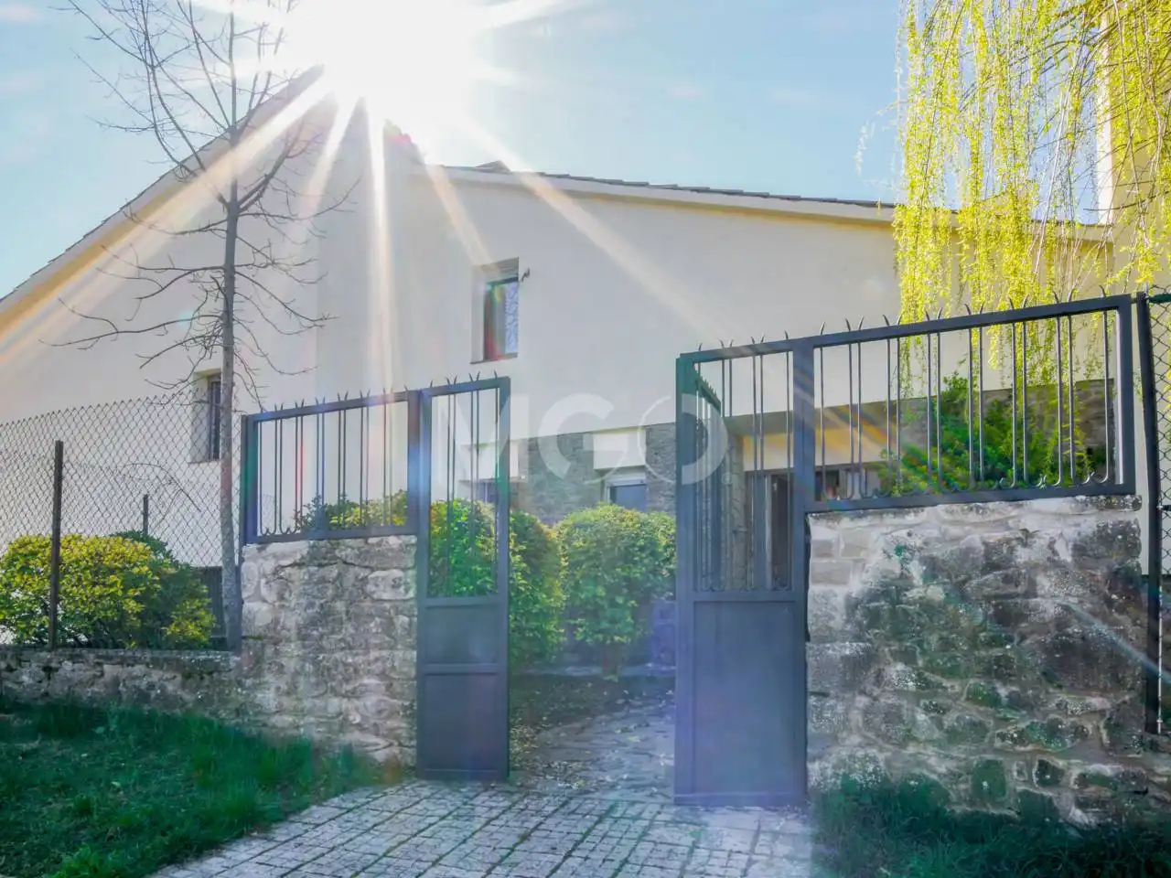 Vista exterior de Casa o xalet en venda en Sant Boi de Lluçanès amb Jardí privat