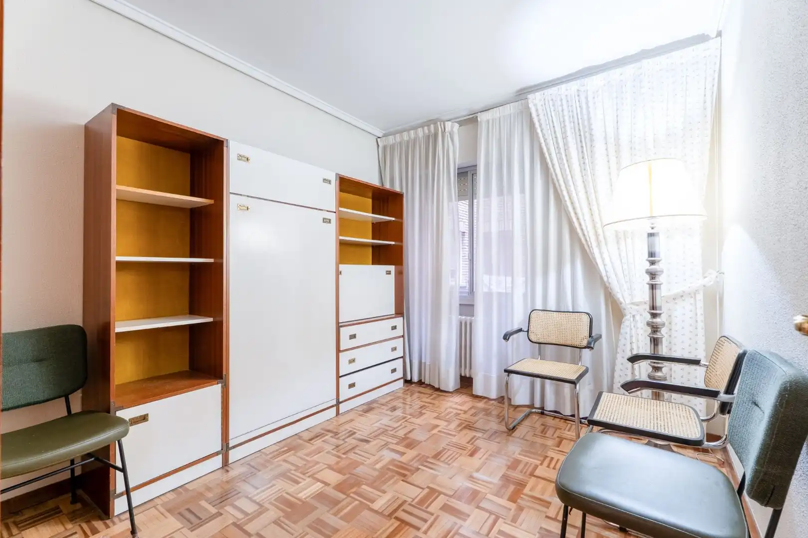 Schlafzimmer von Wohnung zum Verkauf in Madrid mit Klimaanlage, Heizung und Terrasse