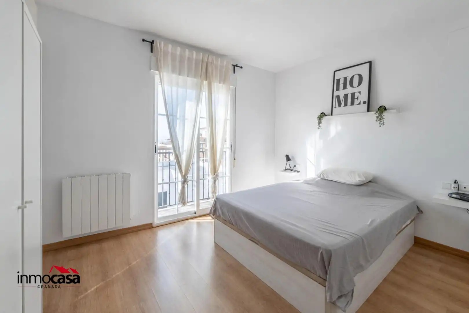 Bedroom of Flat for sale in La Zubia  with Air Conditioner, Terrace and Balcony