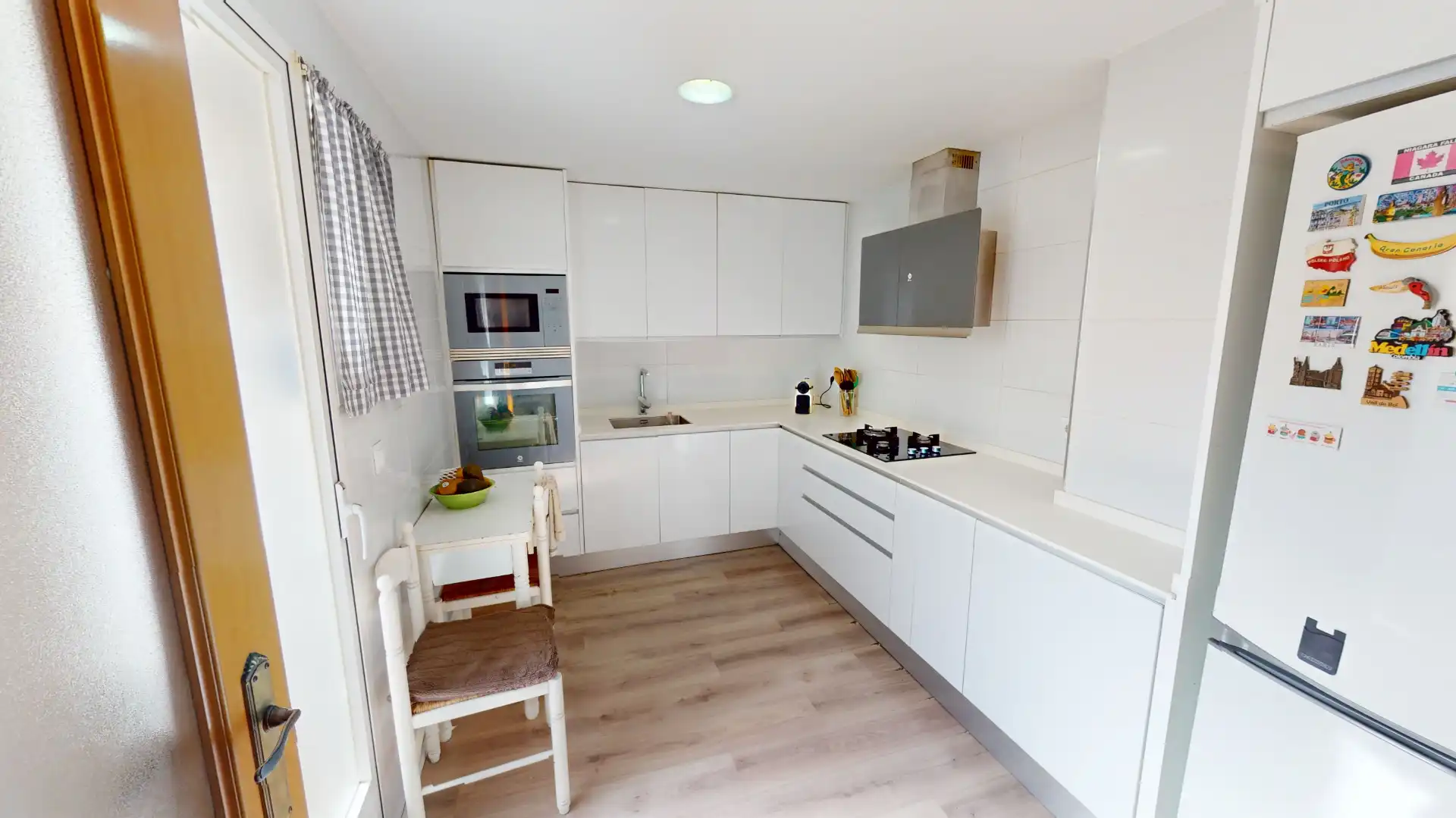 Küche von Wohnung zum Verkauf in Sant Joan d'Alacant mit Klimaanlage und Ofen