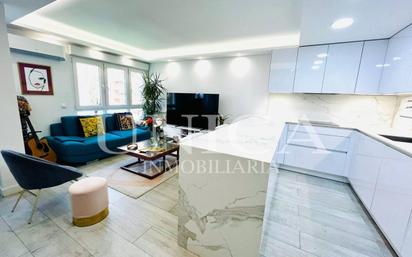 Sala d'estar de Pis en venda en  Madrid Capital amb Aire condicionat, Calefacció i Terrassa