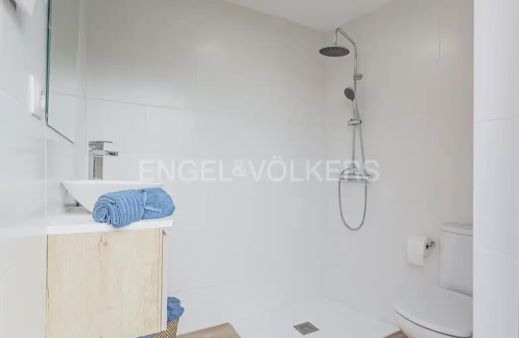 Bany de Casa o xalet en venda en Castellar del Vallès amb Aire condicionat, Calefacció i Jardí privat