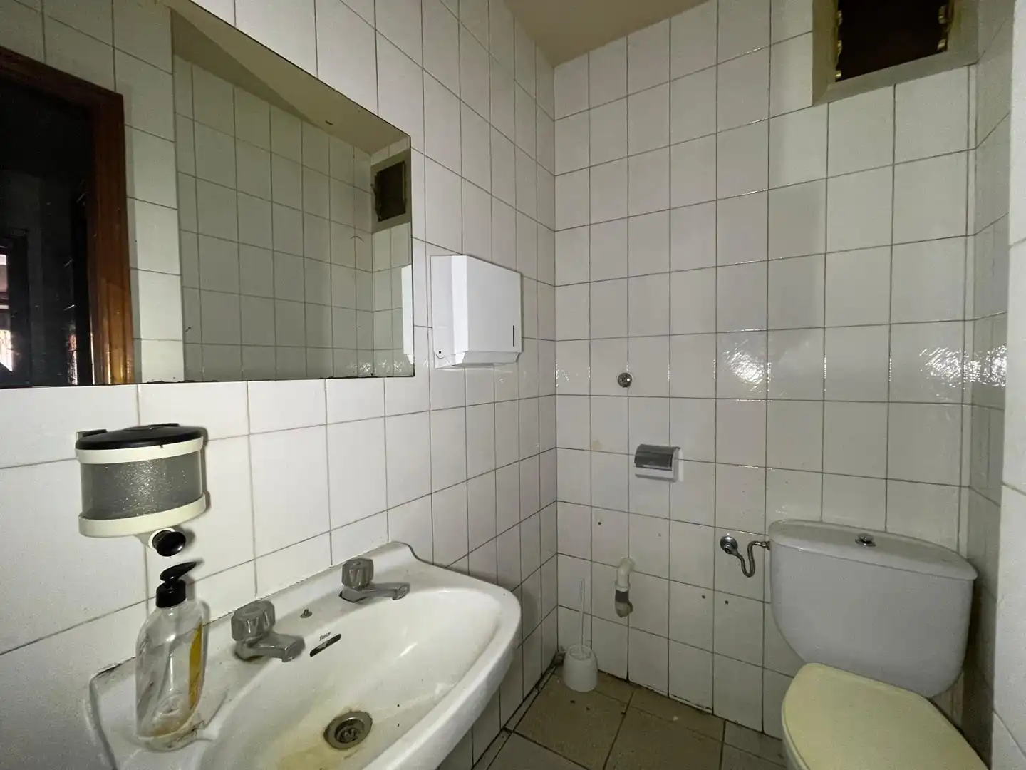 Baño de Local en venta en Ponferrada con Aire acondicionado