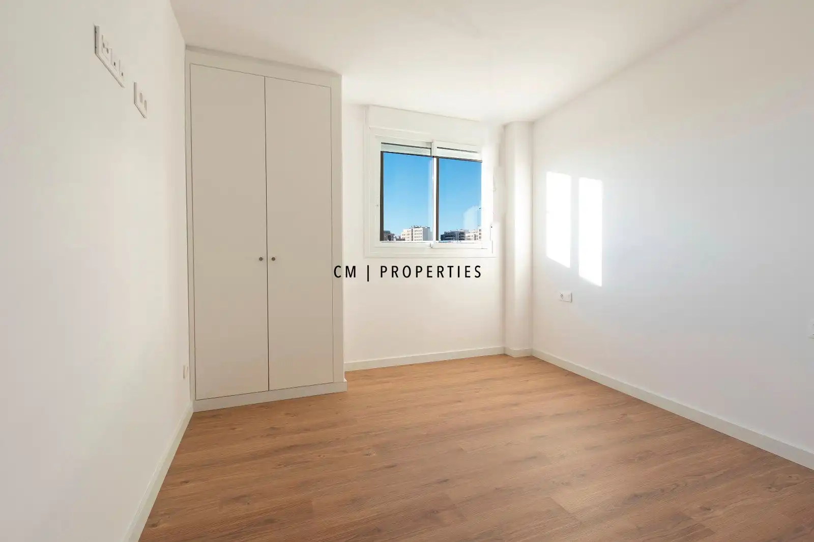 Habitación de Piso de alquiler en Valencia con Terraza, Trastero y Piscina