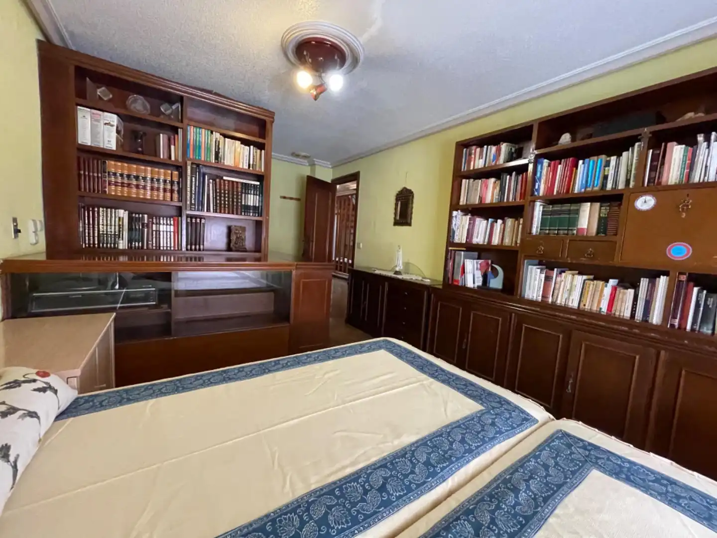 Habitación de Casa o chalet en venta en Guardamar del Segura con Aire acondicionado, Jardín privado y Amueblado