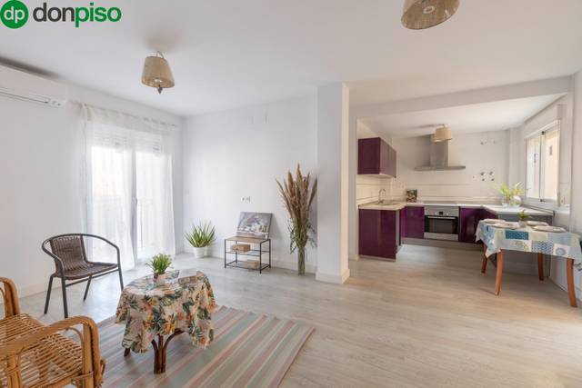 Piso en Venta en Avenida de Ogijares, 13 en Avda. De los Ogíjares