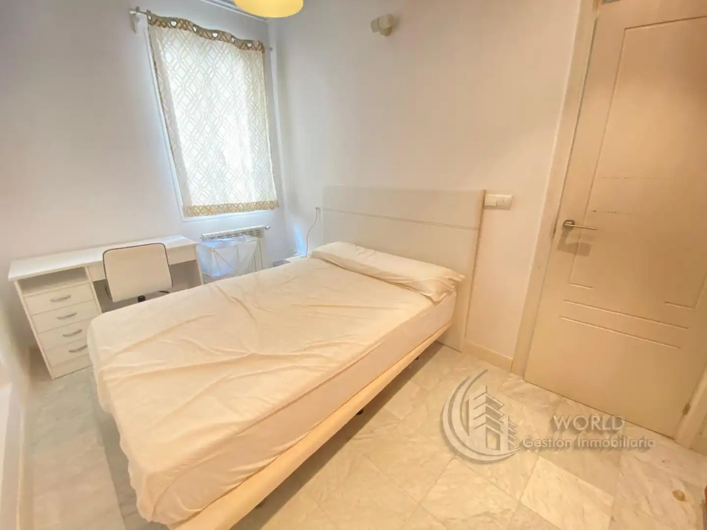 Bedroom of Flat for rent in Chamberí