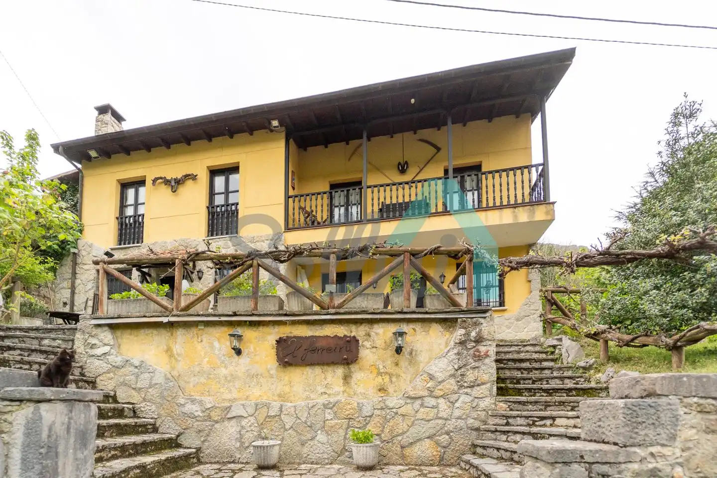 Vista exterior de Casa o chalet en venta en Quirós con Calefacción, Jardín privado y Terraza