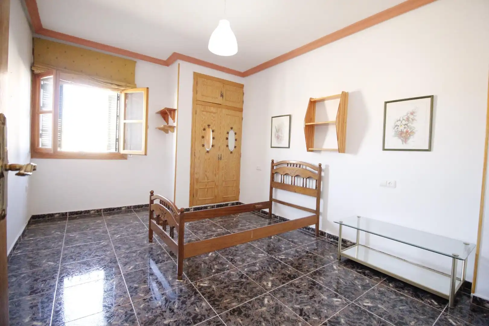 Casa o xalet en venda en Baza amb Calefacció i Balcó