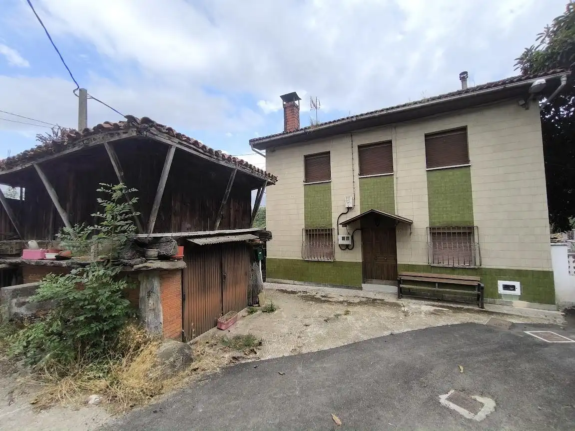 Vista exterior de Casa o chalet en venta en Mieres (Asturias) con Calefacción