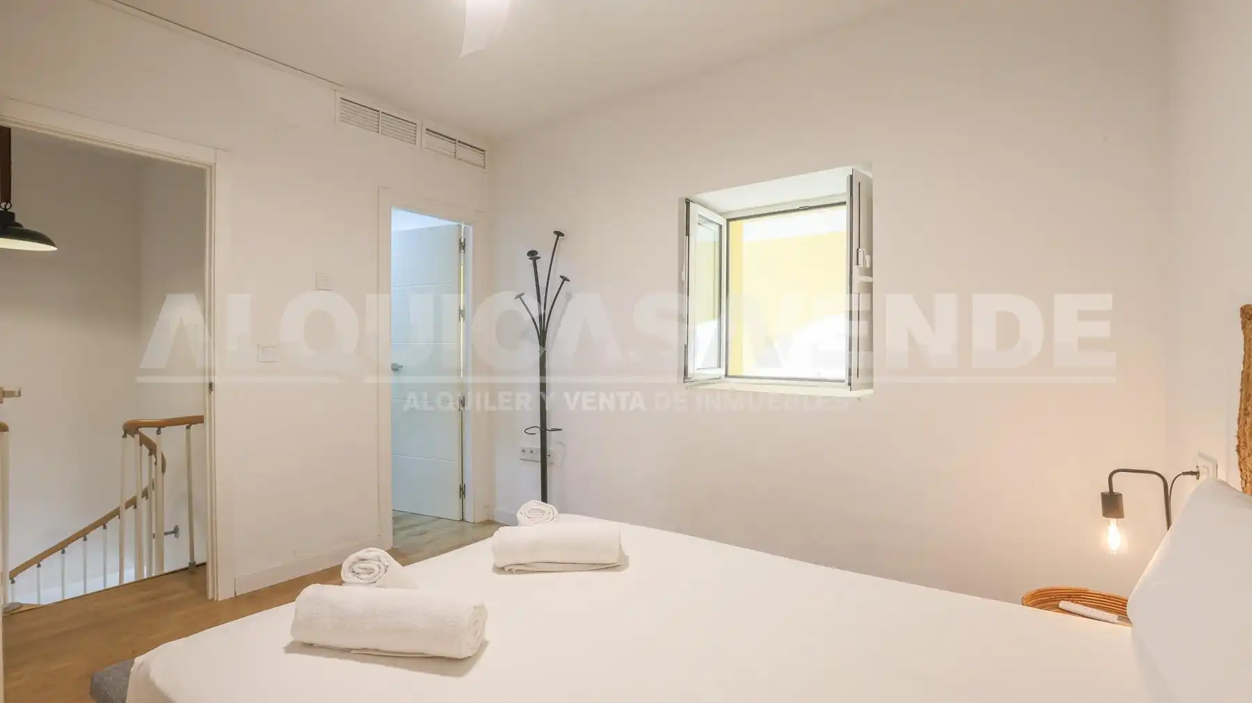 Habitación de Dúplex en venta en Sevilla con Aire acondicionado y Amueblado